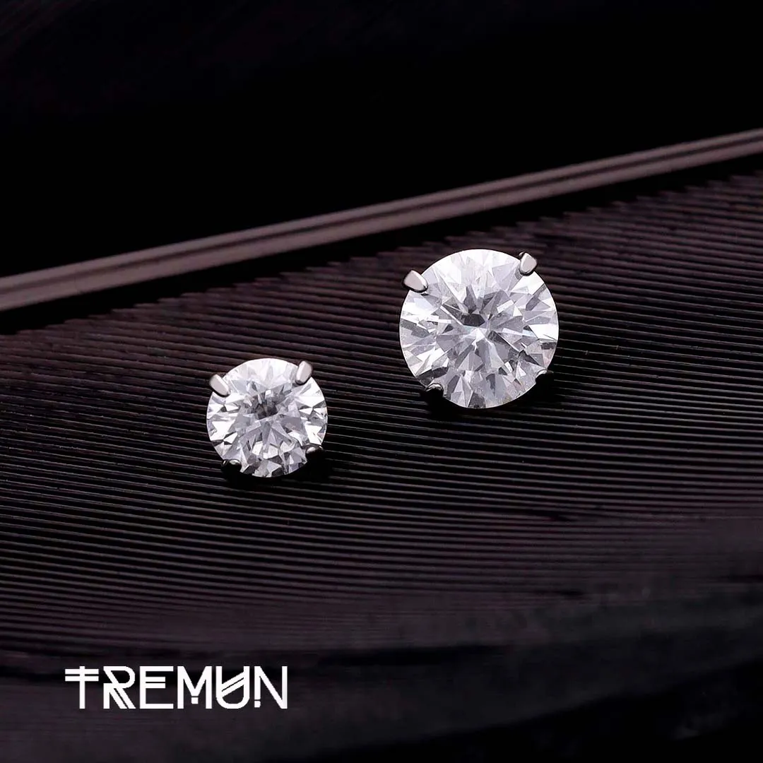 Prong Moissanite