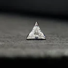 Triunghi Chevron aur alb